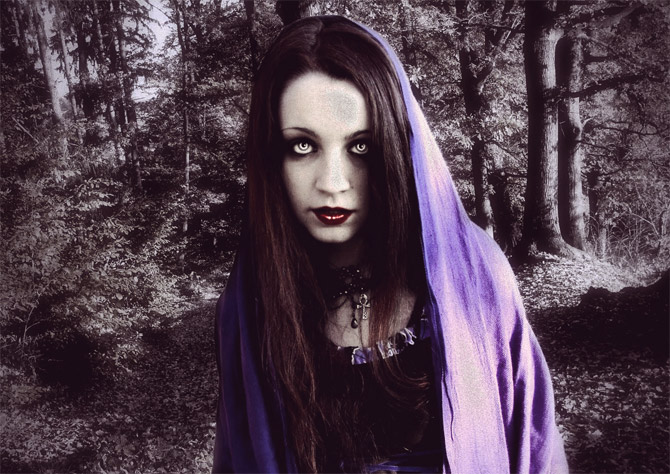 Девушка вампир и её пустой взгляд.